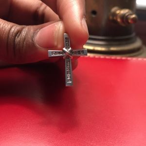 10k white gold pendant cross with real diamonds
